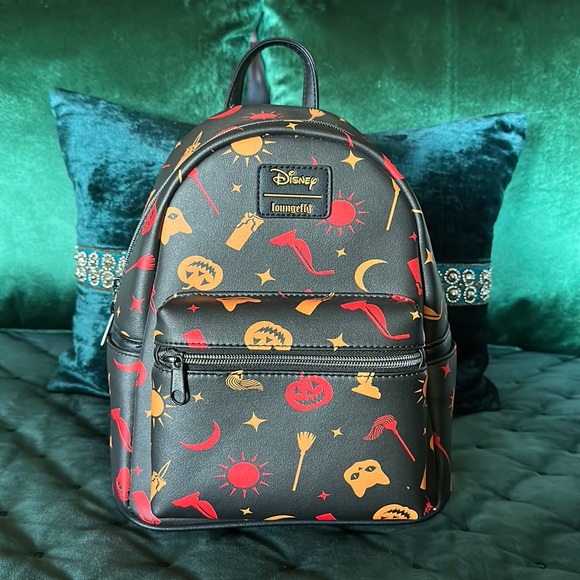 NWT Hocus Pocus Loungefly Backpack 🎃 🧹 - Picture 1 of 3